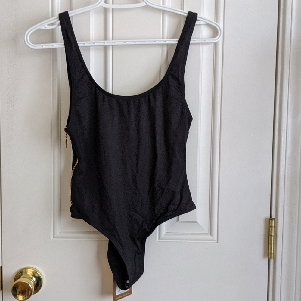Bond-eye cheeky one piece